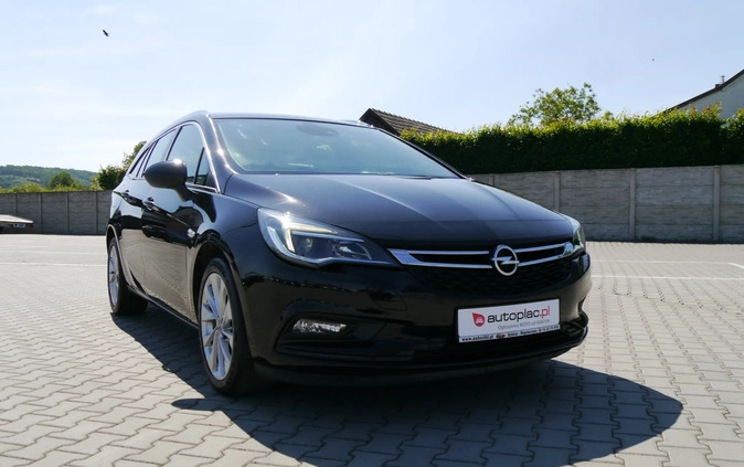 Opel Astra cena 39900 przebieg: 73000, rok produkcji 2016 z Elbląg małe 301